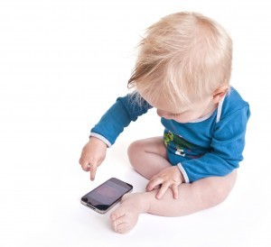 baby-and-smartphone-300x274